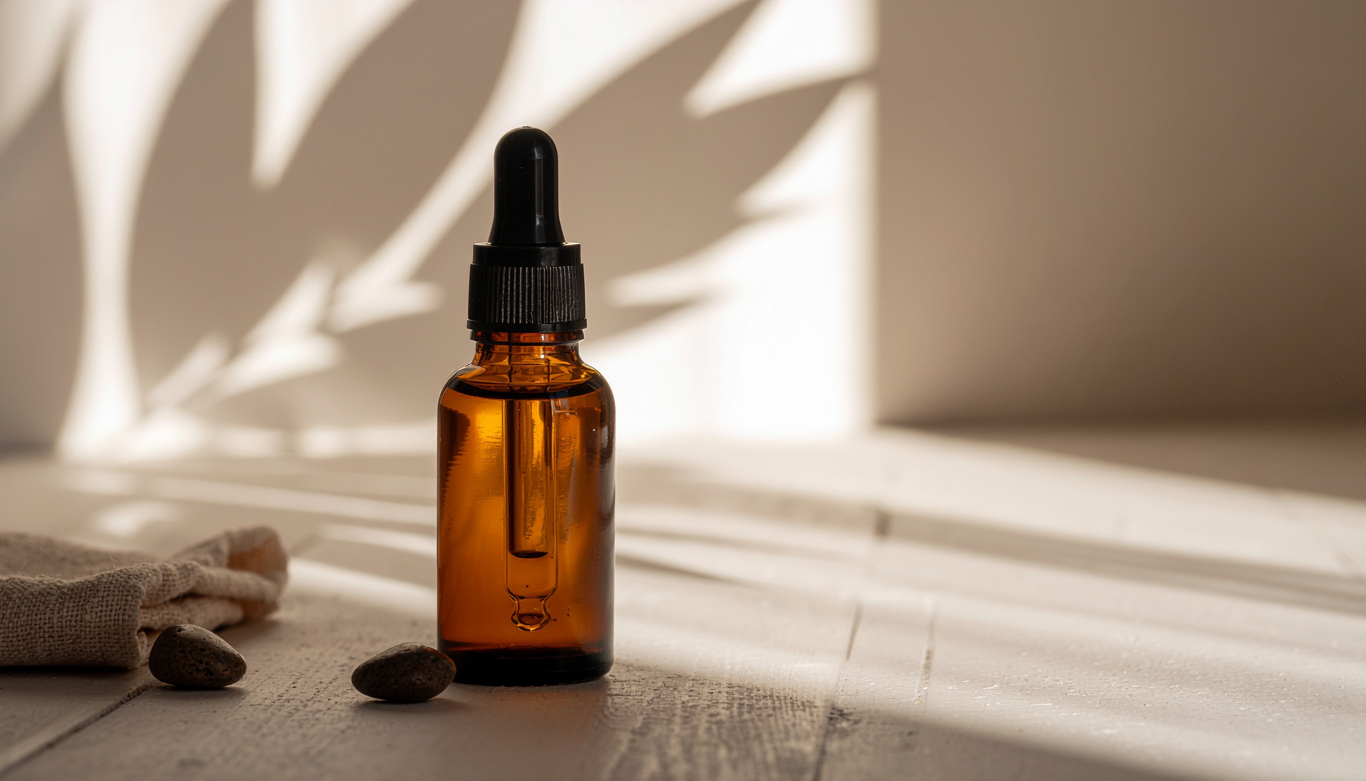 Amber CBD oil tincture bottle with dropper - Made By Hemp